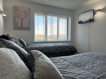 Bedsit, Rochdale Road, OL3