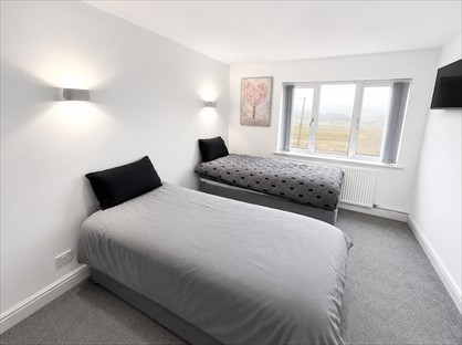 1 Bed Flat, Rochdale Road, OL3