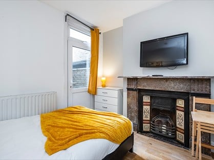 Room in a Shared House, London, W6