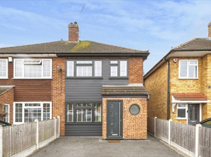 3 Bed Semi-Detached House, Doddinghurst Road, CM15