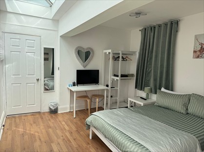 3 Bed Semi-Detached House, Essex Street, E7