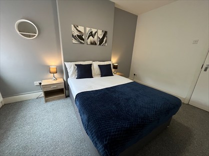 Room in a Shared House, Market Street, S80