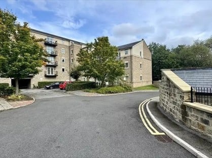 2 Bed Flat, Thackray Court, LS18