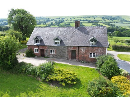 4 Bed Detached House, Trewern, SY21