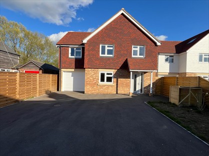 4 Bed Detached House, Rye Road, TN29