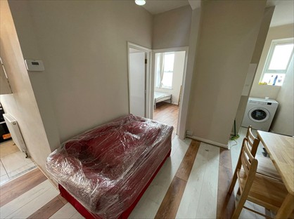 2 Bed Flat, Western Road, UB2