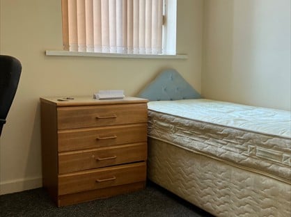 Room in a Shared House, Bury, BL9