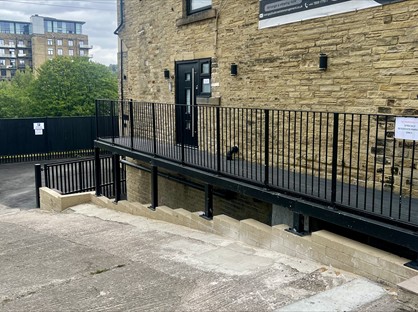 2 Bed Flat, Birds Royd Lane, HD6