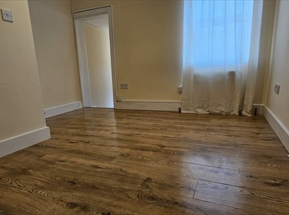 Studio Flat, Summerhill Road, N15