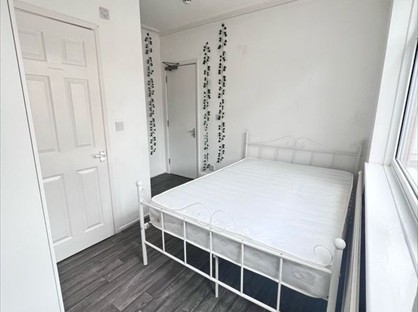 1 Bed Semi-Detached House, Kings Street, NN8
