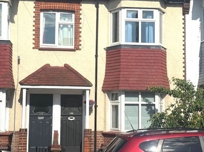 2 Bed Flat, Leigham Court Drive, SS9