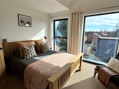 4 Bed Terraced House, Southbank, WA14