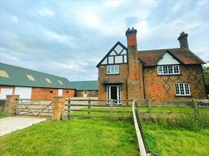 4 Bed Detached House, Ledburn Farmhouse, LU7