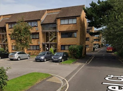 1 Bed Flat, Ivel Court, BA21