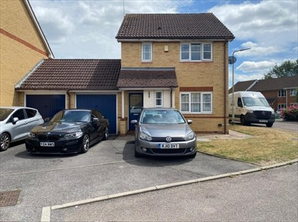 3 Bed Detached House, Ellerton Close, RG7