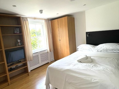 Studio Flat, Cartwright Gardens, WC1H