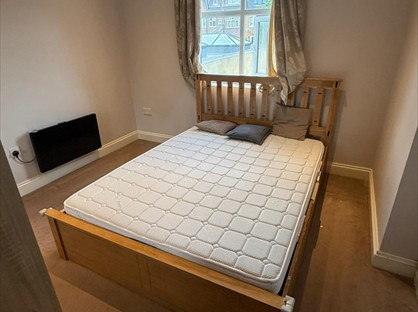 Room in a Shared House, Wood Street, E17