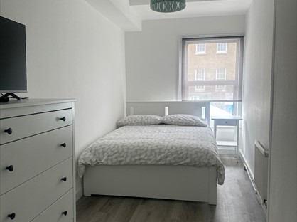 Studio Flat, High Street, EN5