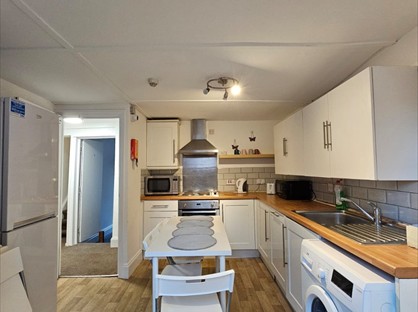 5 Bed Terraced House, Grove Road, BS16