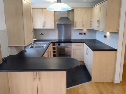 2 Bed Flat, Calvary Court, SK3
