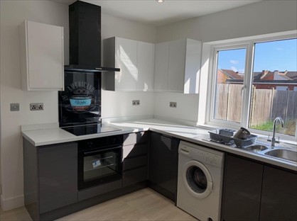 5 Bed Semi-Detached House, Mayfield Road, SO17