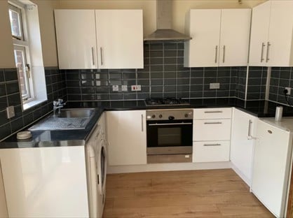 2 Bed Terraced House, New Cross Road, SE14