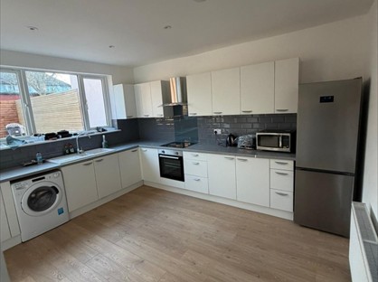 Room in a Shared House, North Circular Road, NW10