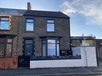 2 Bed Flat, Woodland Road, SA11