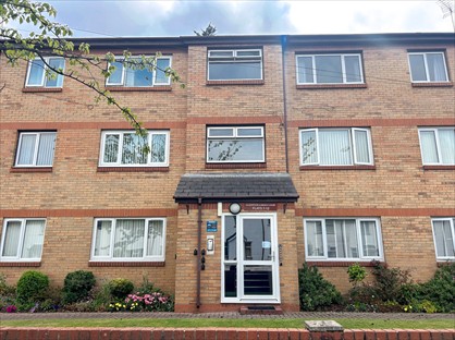 2 Bed Flat, Gladstone Gardens Court, CF62