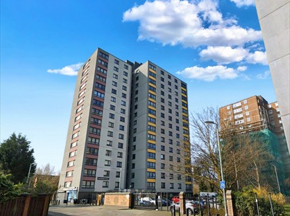 Room in a Shared Flat, Riverbank Tower, M3