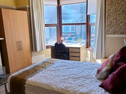 Room in a Shared House, Warrington Road, S10