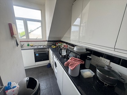 3 Bed Flat, King Street, UB2