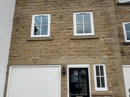 5 Bed Terraced House, Woodcote Fold, BD22