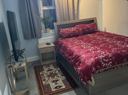 Room in a Shared Flat, Granville Place, N12