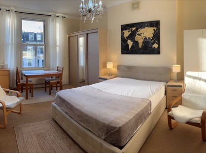 Studio Flat, Holland Road, W14