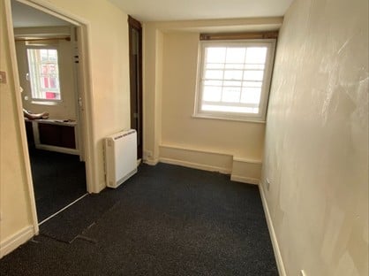 2 Bed Flat, Winner Street, TQ3