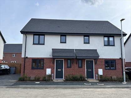 3 Bed Semi-Detached House, Farley Way, GL2