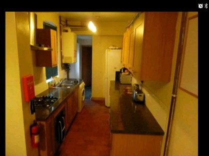 Room in a Shared House, The Broadway, B20