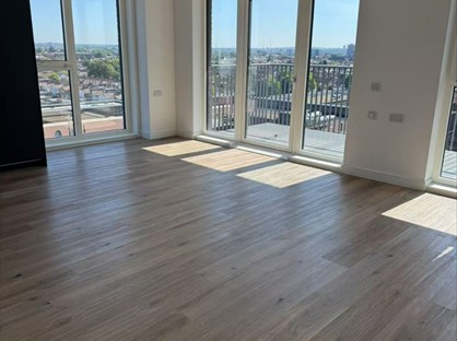 2 Bed Flat, Greenleaf Walk, UB1