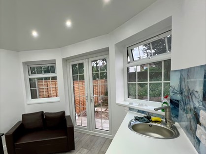 Studio Flat, South Street, EN3