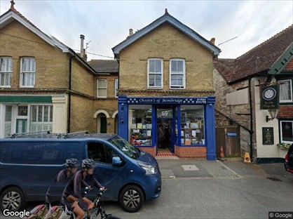 2 Bed Flat, High Street, PO35