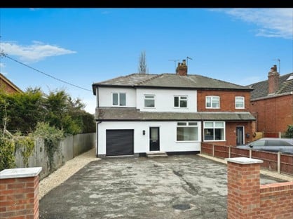 4 Bed Semi-Detached House, Newark Road, LN6