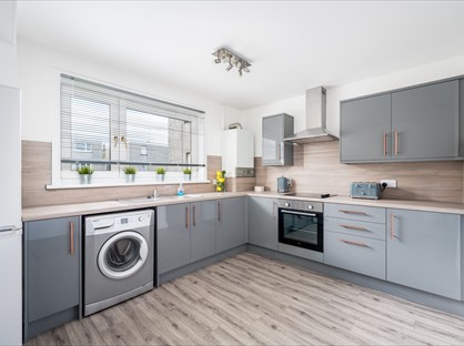 3 Bed Flat, Cowgate, DD6