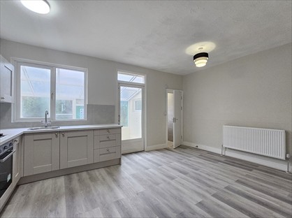3 Bed Terraced House, Kingsway, EN3
