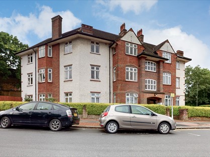 4 Bed Flat, Crescent Court, NW11