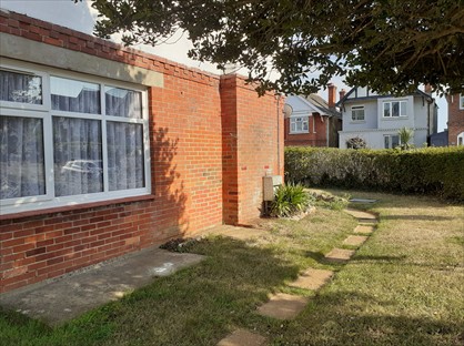 2 Bed Flat, Newport Road, PO36