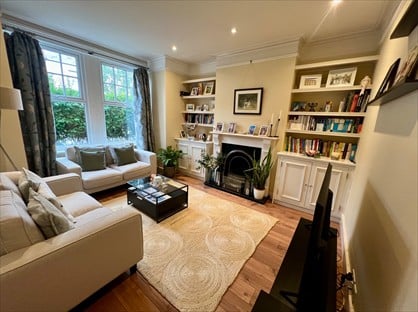 2 Bed Flat, Isis Street, SW18