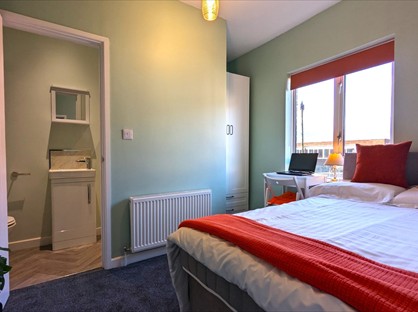 Room in a Shared House, Compton Street, S40