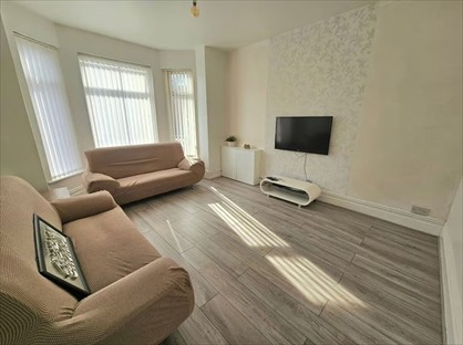 4 Bed Semi-Detached House, Beresford Road, M13