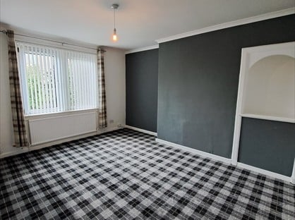 1 Bed Semi-Detached House, Bent Crescent, G71